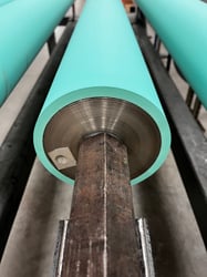 Elastomer covered flexo printing cylinder